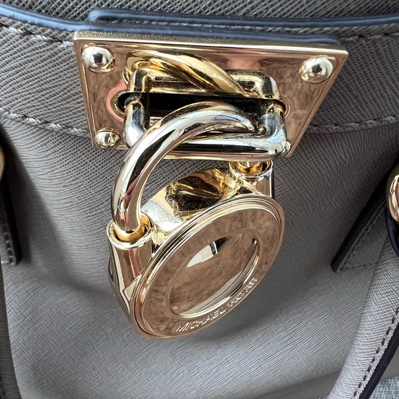 MK Large Hamilton Saffoano in taupe color. - Picture 5 of 8